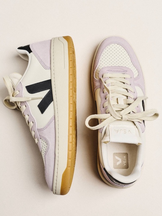 Veja Shoes - Like New VEJAS V-10 Prime Sneakers
